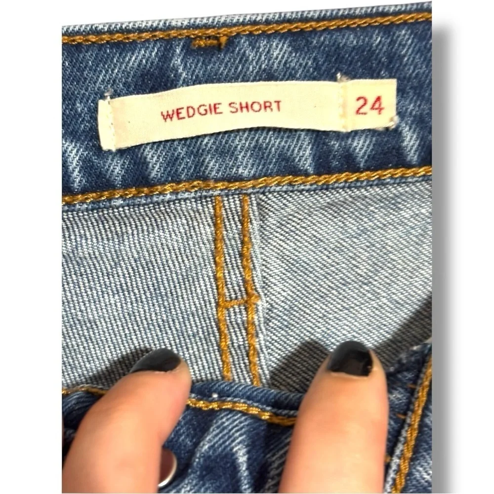 Levi’s Premium Stylish Medium Blue Denim “Wedgie Short” Button Down Front Shorts - Picture 6 of 15